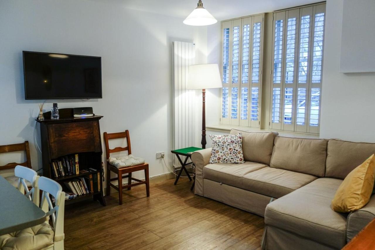 Appartement Quiet Ground Floor Mews Flat And Parking *