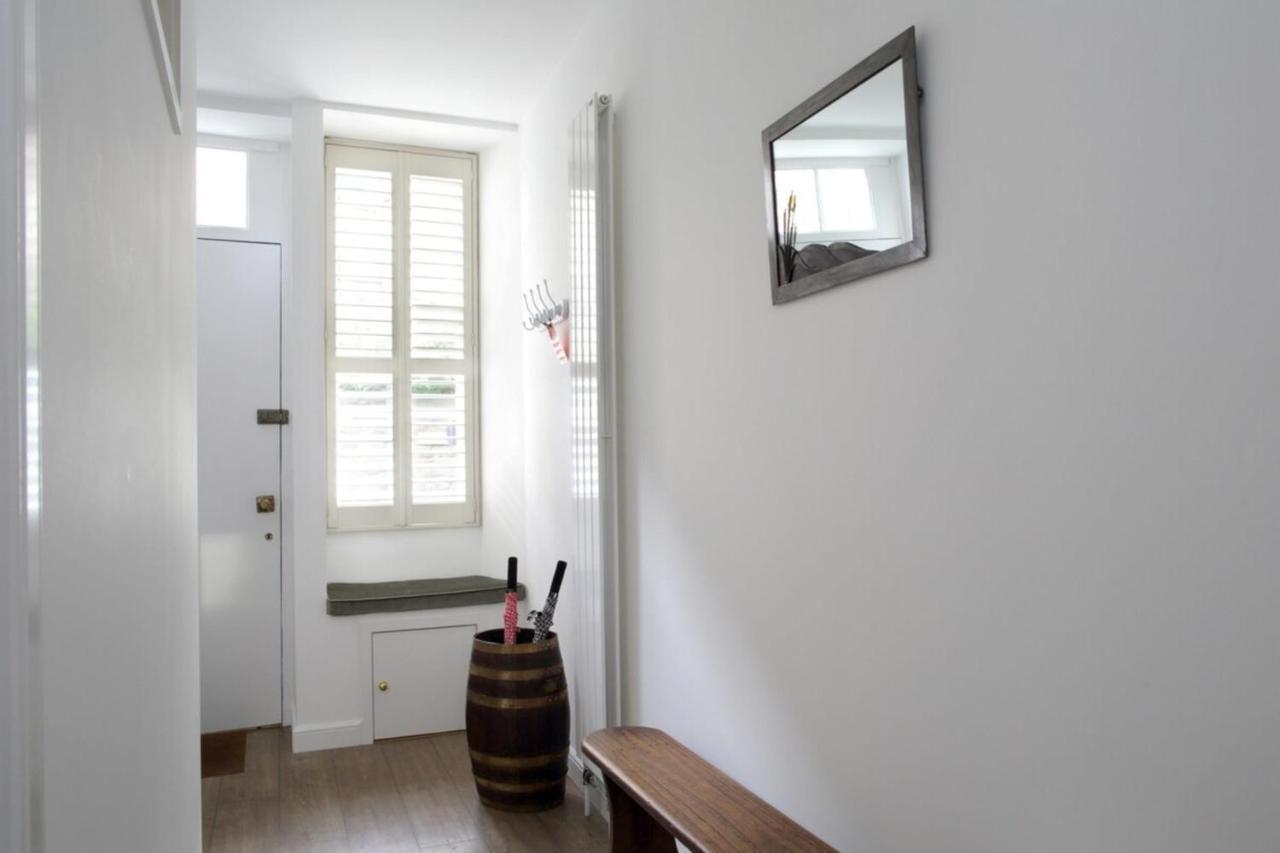 Quiet Ground Floor Mews Flat And Parking Édimbourg